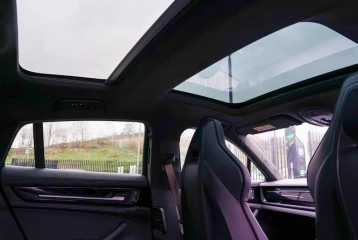 Porsche Panamera V8 Turbo E-Hybrid, 2024