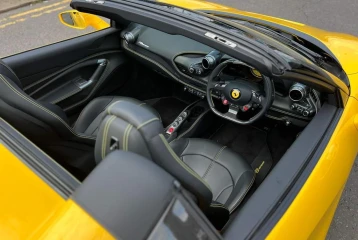 Ferrari F8 Spider V8 F1 DCT, 2022