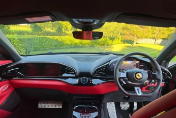 Ferrari Purosangue , 2023