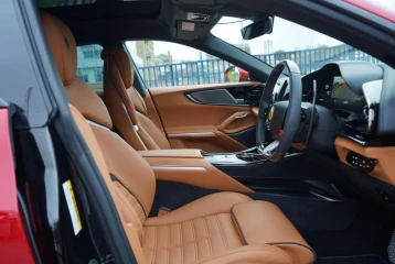 Ferrari Purosangue , 2024