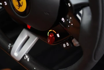 Ferrari Purosangue , 2024