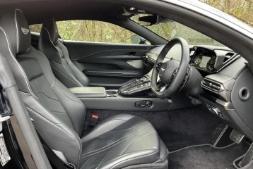 Aston Martin Vantage V8, 2024