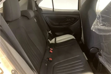 Toyota Yaris Cross Hybrid X, 2025