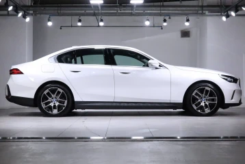 BMW i5 eDrive 40, 2024