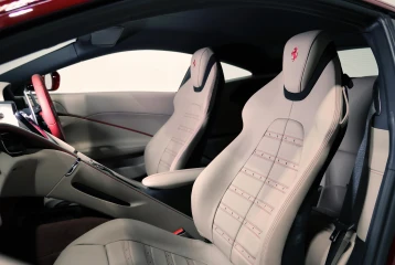 Ferrari Roma V8 F1 DCT, 2024