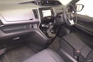 Nissan Serena XV, 2022