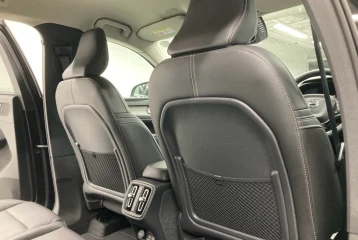 Volvo XC40 Ultimate B4 4WD, 2024