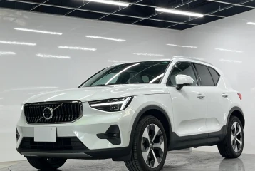 Volvo XC40 Ultimate B4 4WD, 2024