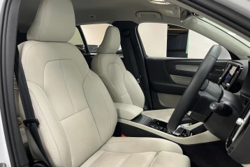 Volvo XC40 Ultimate B4 4WD, 2024