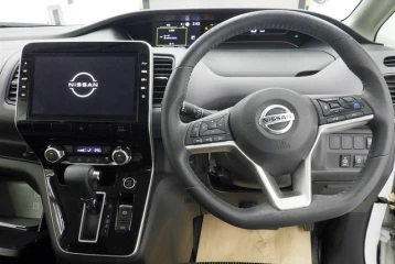 Nissan Serena Highway Star V Urban Chrome, 2022