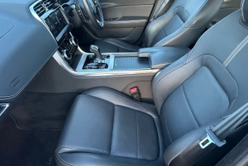 Jaguar XE P250 R-Dynamic SE, 2023