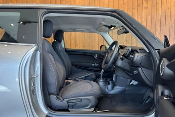 Mini Hatch 3-door Cooper DCT, 2024