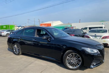 Toyota Crown Hybrid S, 2022