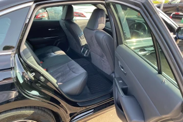 Toyota Crown Hybrid S, 2022