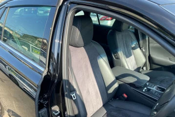 Toyota Crown Hybrid S, 2022