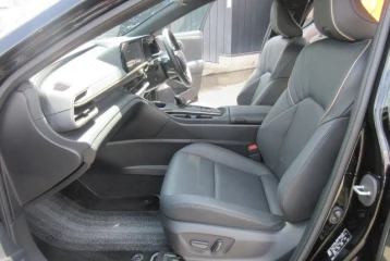 Toyota Crown Hybrid 2.5, 2024