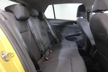 Volkswagen Golf 1.0 eTSI Active, 2022