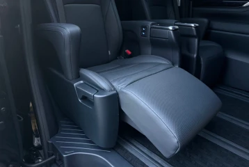 Toyota Alphard SC, 2025