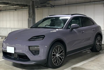 Porsche Macan , 2025