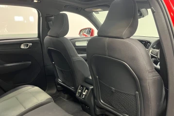 Volvo XC40 Plus B3, 2022