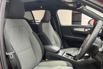 Volvo XC40 Plus B3, 2022