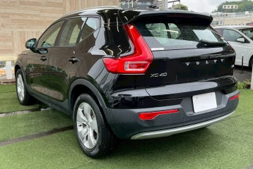 Volvo XC40 B4 Momentum, 2023