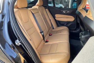 Volvo T4 Momentum, 2021