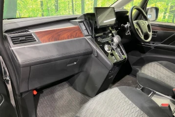 Mitsubishi Delica d:5 , 2024