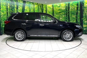 Mitsubishi Outlander PHEV 2.4 (5-Seater), 2021