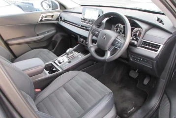 Mitsubishi Outlander PHEV 2.4 (5-Seater), 2024