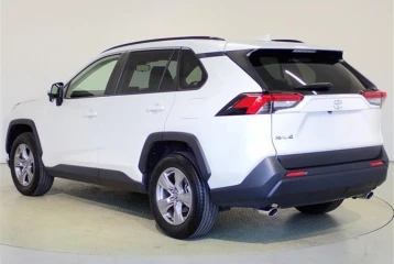 Toyota RAV4 X, 2023