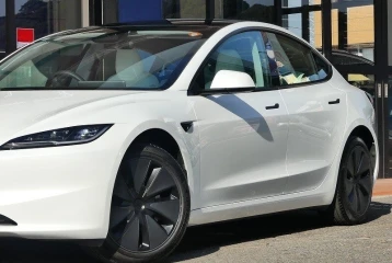 Tesla Model 3 RWD, 2024