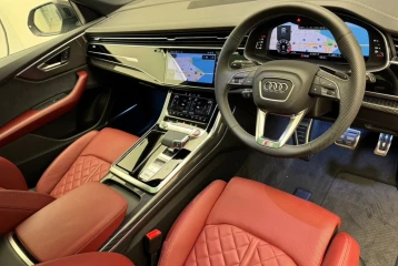 Audi SQ8 TFSI quattro tiptronic, 2024