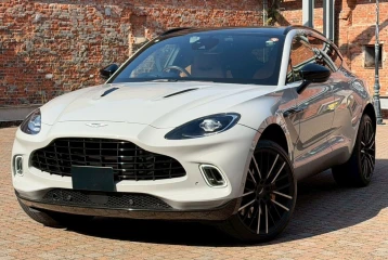 Aston Martin DBX Base, 2024