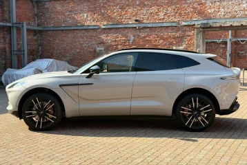 Aston Martin DBX Base, 2024