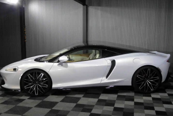 McLaren GT , 2023