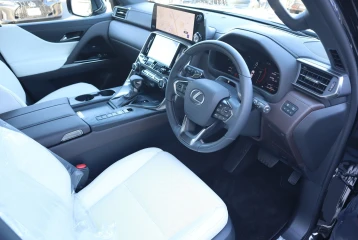 Lexus LX 600 7-seater, 2025