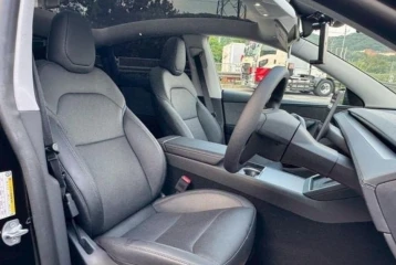 Tesla Model Y 75 kWh Long Range, 2025