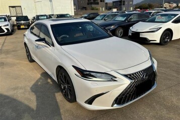 Lexus ES 300h, 2022