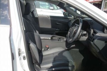 Lexus ES 300h Version L, 2024