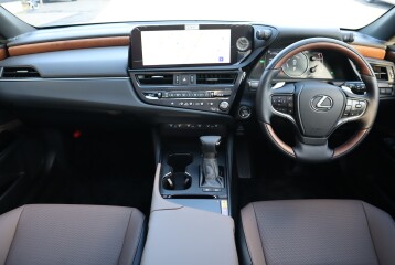 Lexus ES 300h, 2024