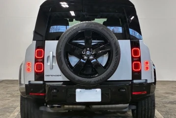 Land Rover Defender D300 X-Dynamic SE, 2024