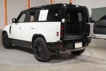 Land Rover Defender D350 X-Dynamic HSE, 2025