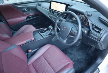 Lexus ES 300h Graceful Escort, 2023
