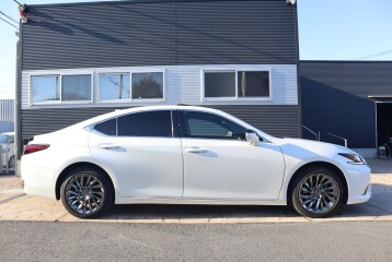 Lexus ES 300h Graceful Escort, 2023