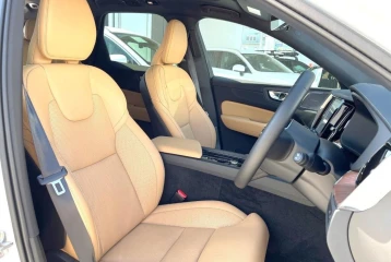 Volvo XC60 T6 Recharge Geartronic Plus Bright, 2024