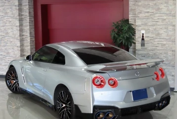 Nissan GT-R Pure Edition, 2023