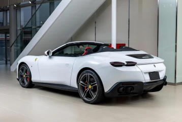 Ferrari Roma Spider, 2025