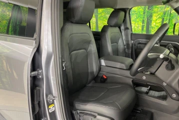 Land Rover Defender D300 S, 2024