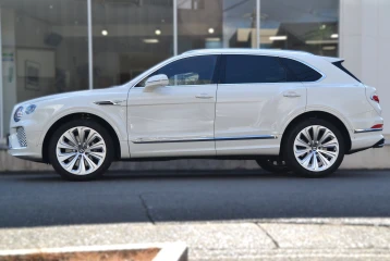 Bentley Bentayga V8, 2022